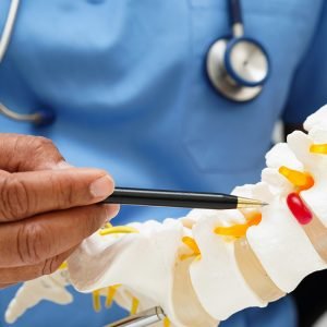 Fisiorehab360 | Fisioterapia e fisioterapia in acqua a Carrara | Lombalgia cronica: cause, diagnosi e rimedi efficaci